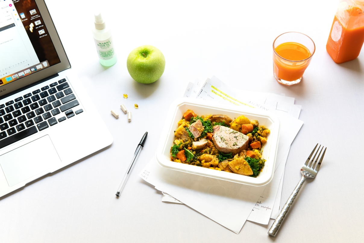 5 Ways You Earn When You Spend on Office Lunch Delivery